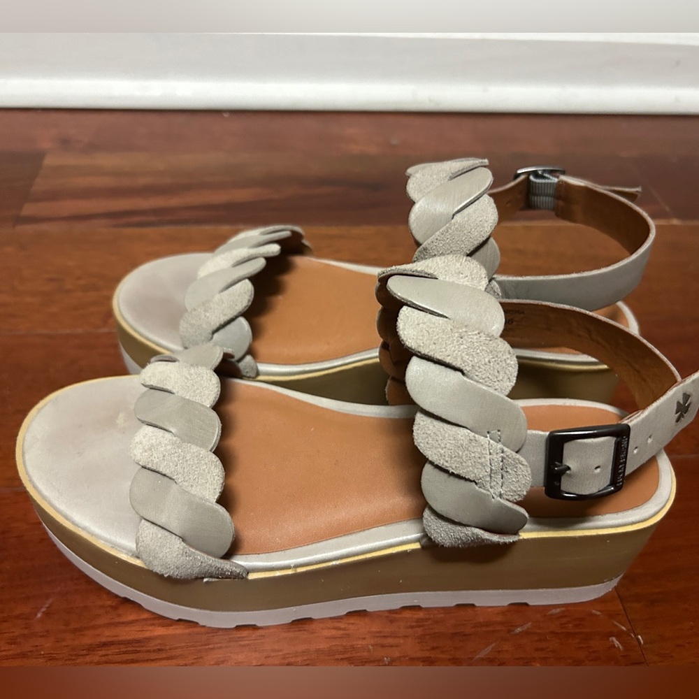 Lucky Brand womens Vellenora Wedge Sandal Platform, Chinchilla, 5.5 US